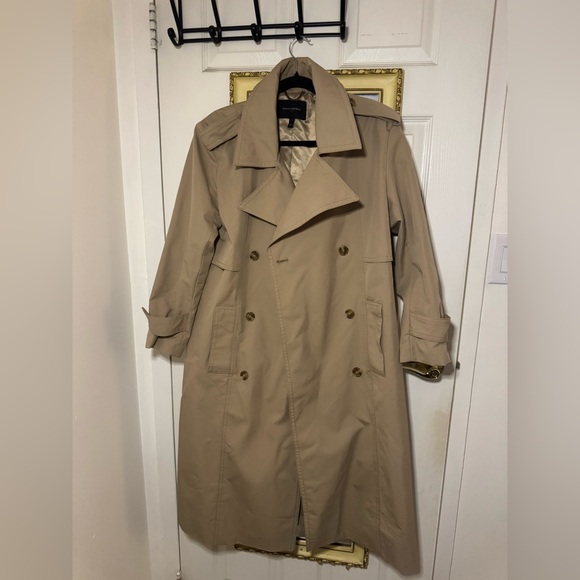 Banana Republic Jackets & Blazers - Banana Republic trench coat